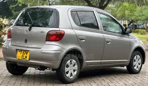 Toyota Vitz 2005 Gray