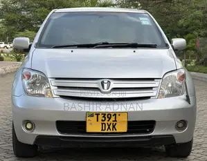 Toyota IST 2003 Silver