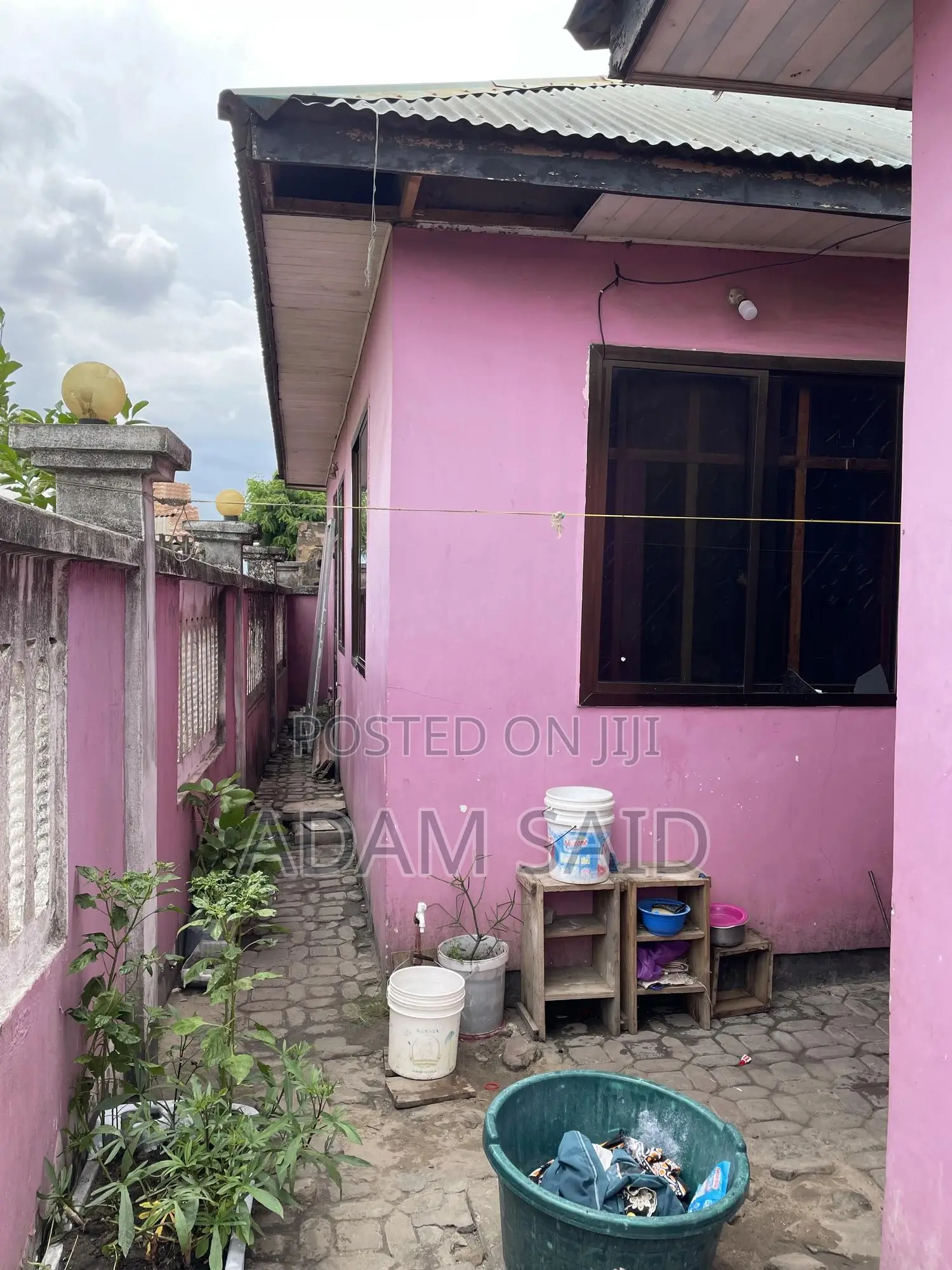 10bdrm Apartment in Mbagala for sale