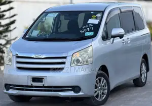 Toyota Noah 2008 Silver