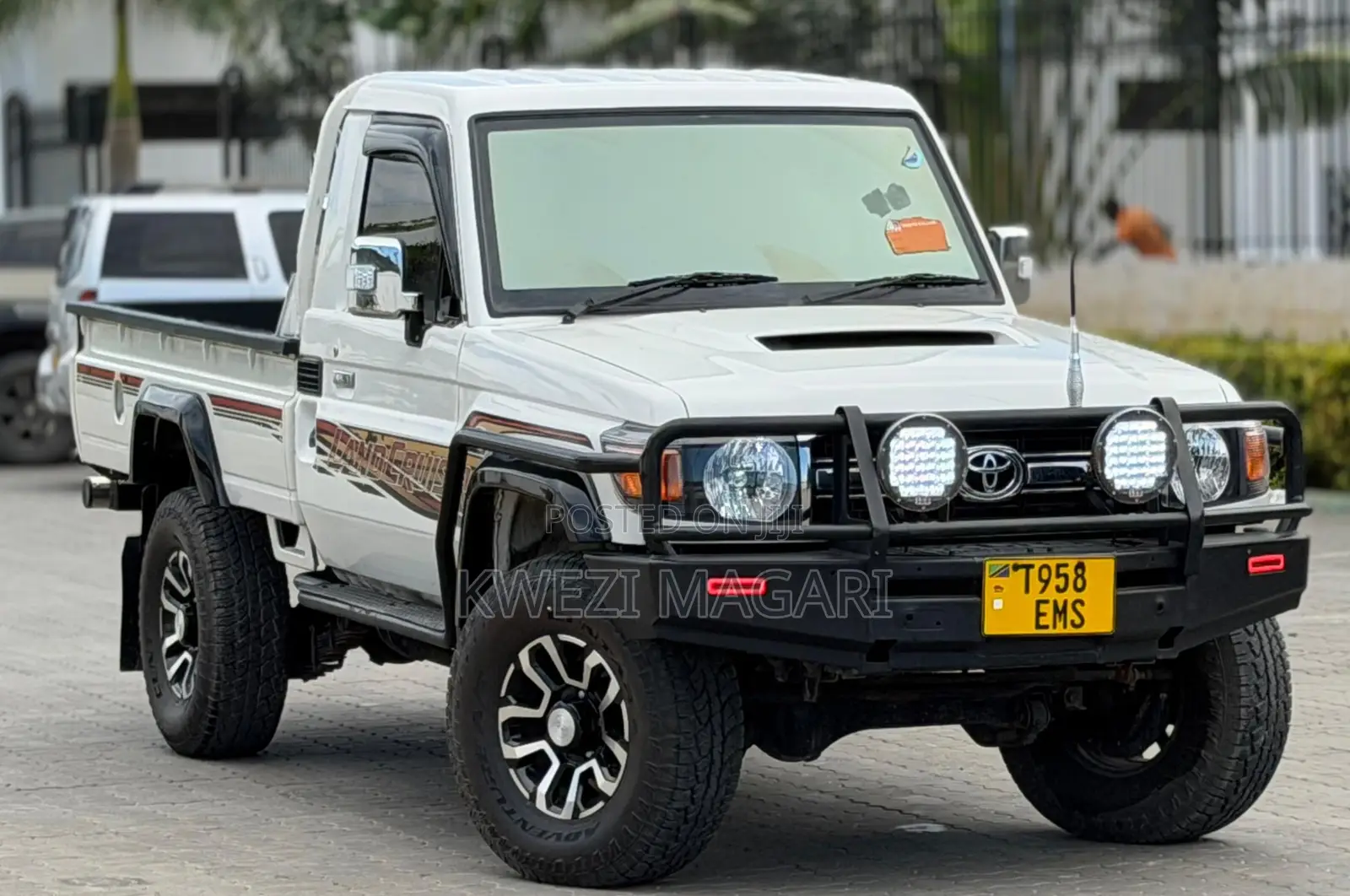 Toyota Land Cruiser 2012 White