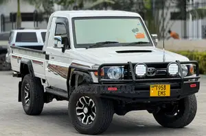 Toyota Land Cruiser 2012 White