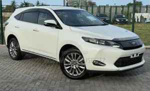 Toyota Harrier 2.0 2015 Off white