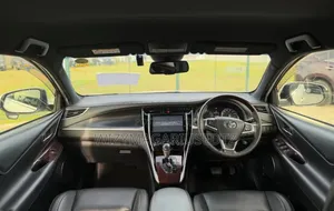 Toyota Harrier 2.0 2015 Off white