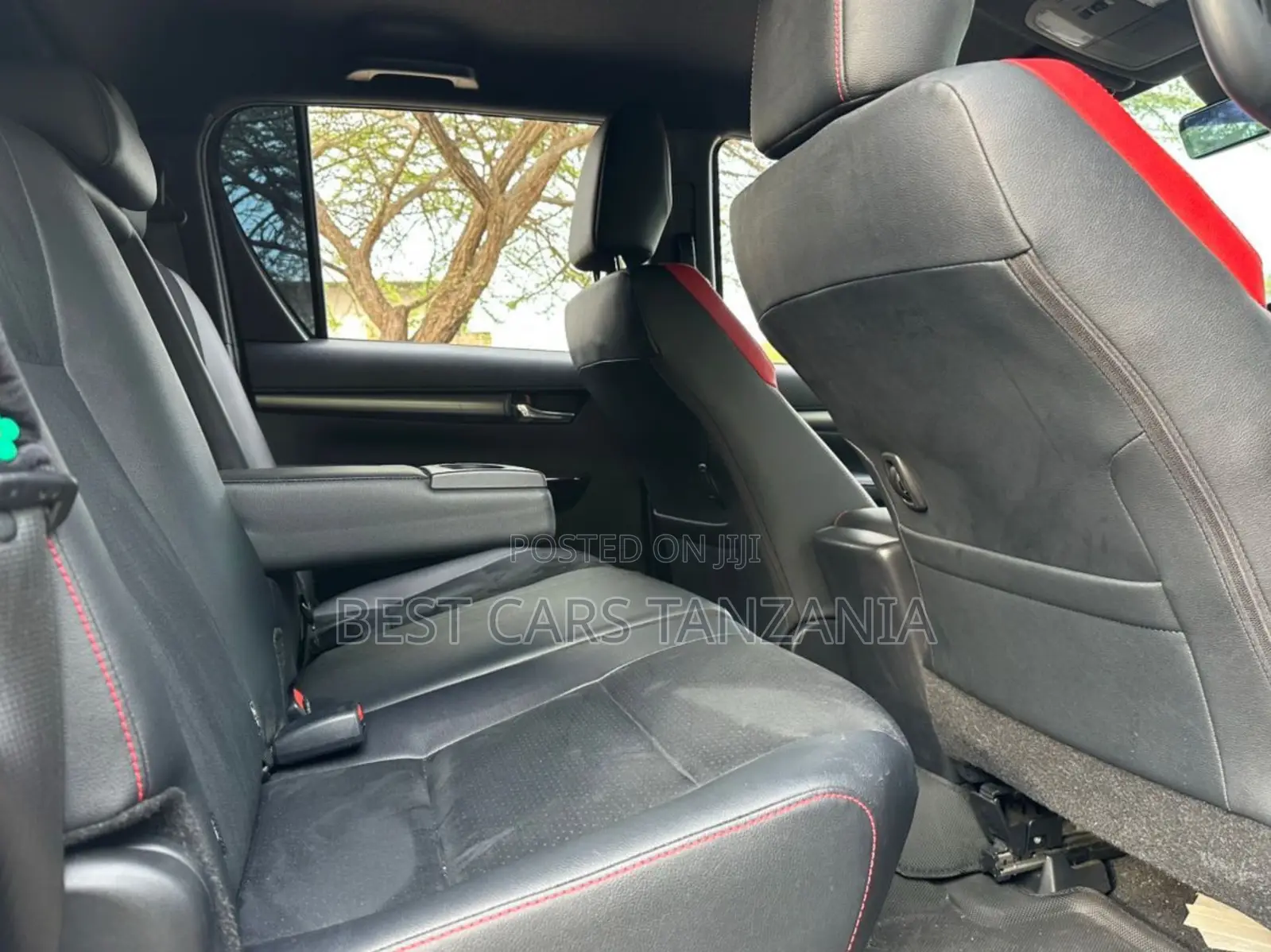 Toyota Hilux 2022 White
