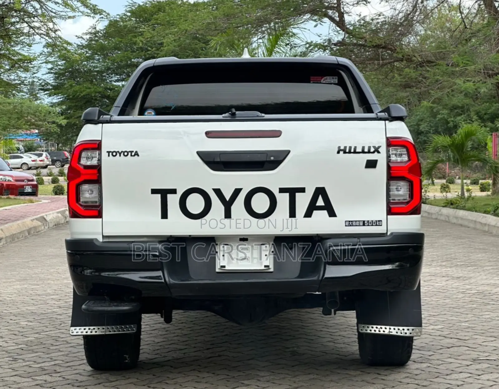 Toyota Hilux 2022 White