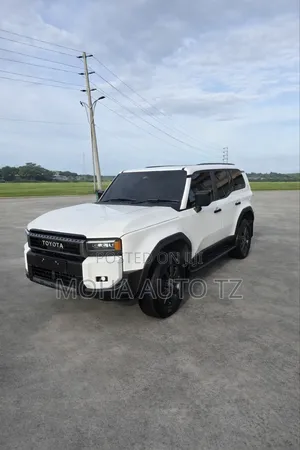 Toyota Land Cruiser Prado 2.8 2024 White