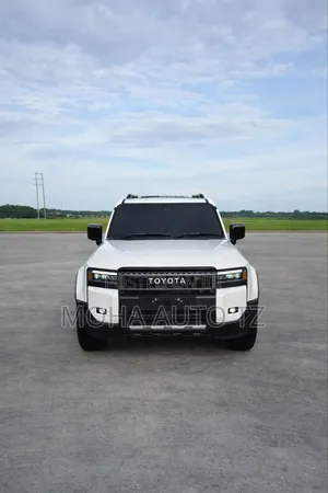 Toyota Land Cruiser Prado 2.8 2024 White