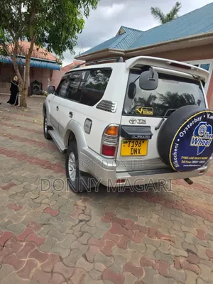 Toyota Land Cruiser Prado 2001 White