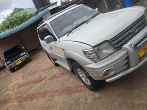Toyota Land Cruiser Prado 2001 White