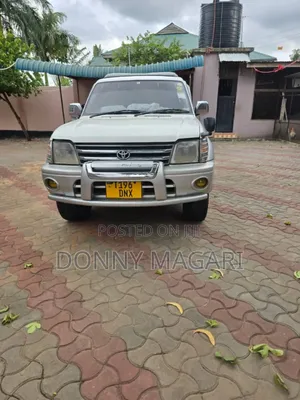 Toyota Land Cruiser Prado 2001 White