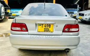 Toyota Carina 1.5 FWD Sedan 2000 Silver