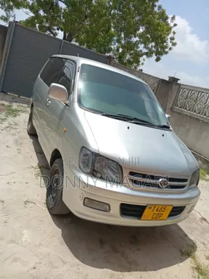 Toyota Noah 2001 Silver