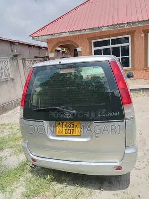 Toyota Noah 2001 Silver