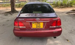 Toyota Crown 2006 Maroon