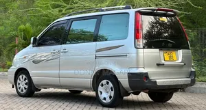 Toyota Noah 2003 Silver