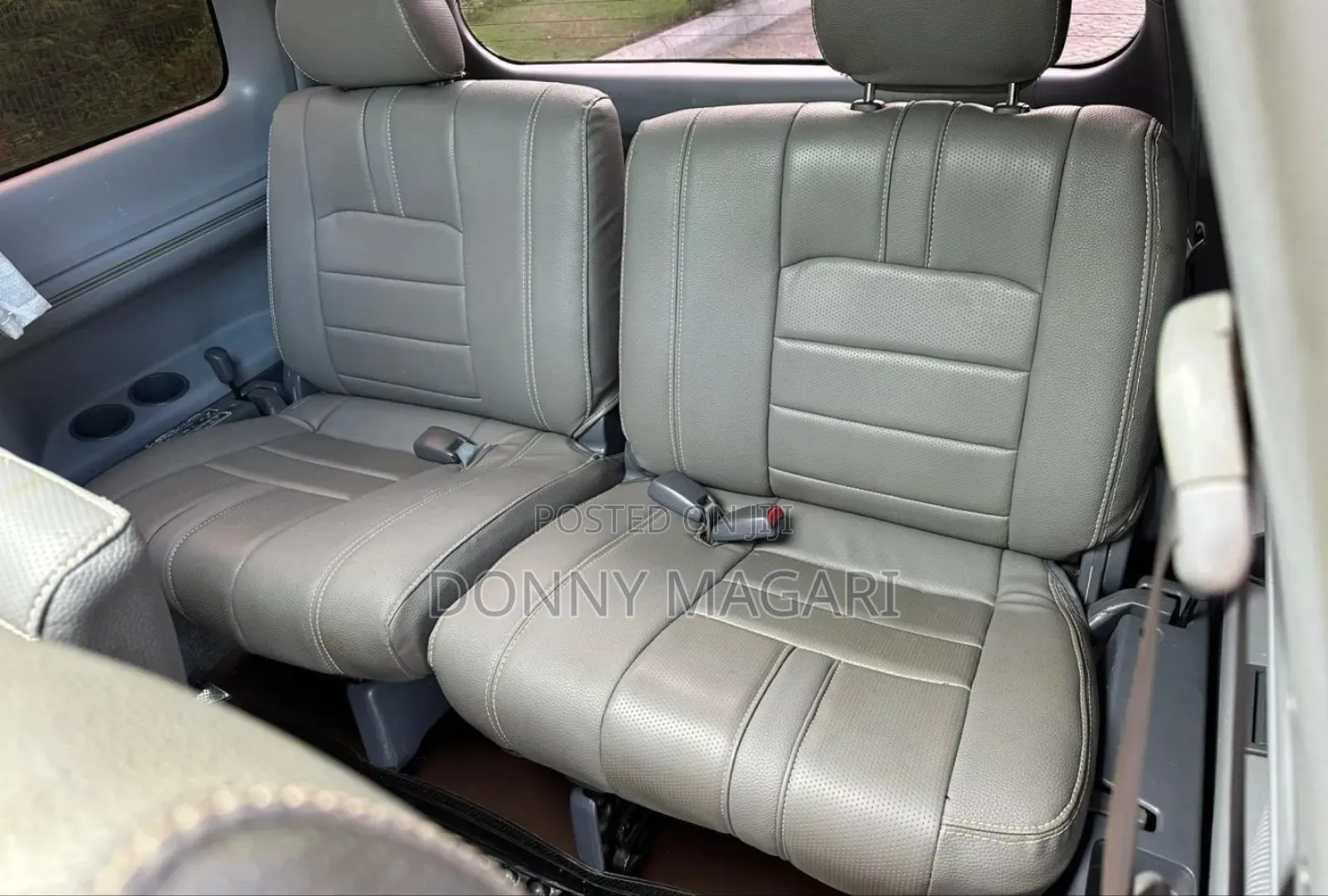 Toyota Noah 2003 Silver