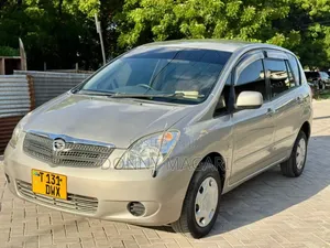 Toyota Corolla Spacio 2007 Gold