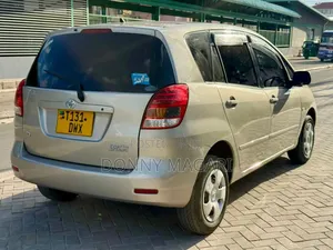 Toyota Corolla Spacio 2007 Gold
