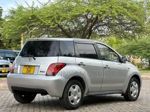 Toyota IST 2004 Silver