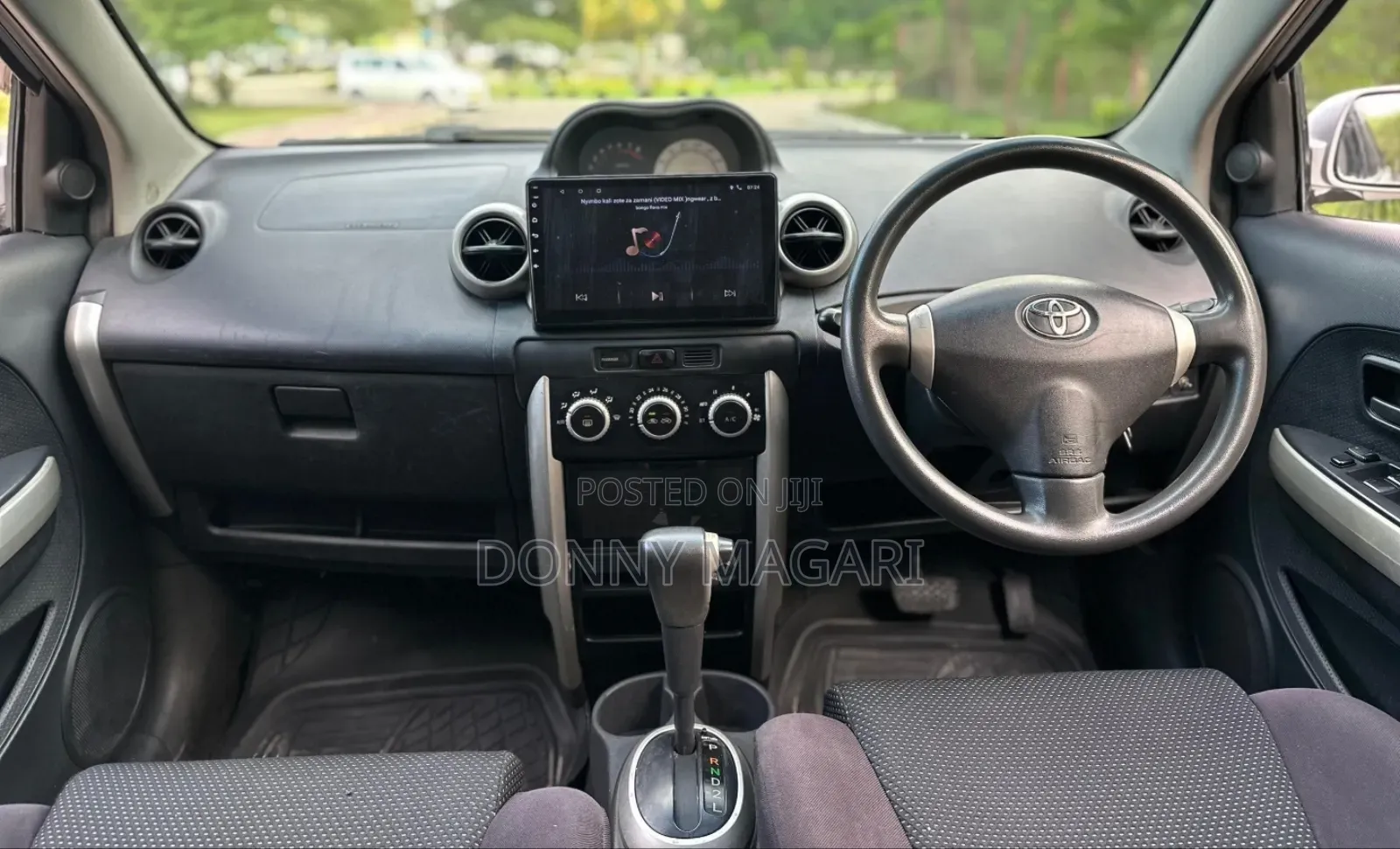 Toyota IST 2004 Silver