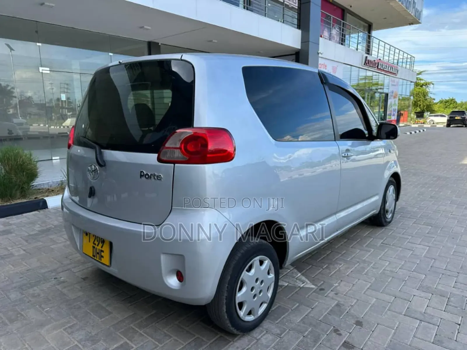 Toyota Porte 1.3 FWD 2004 Silver