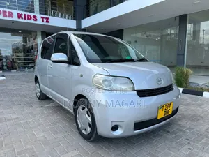 Toyota Porte 1.3 FWD 2004 Silver
