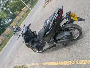 New Honda CB 2025 Black