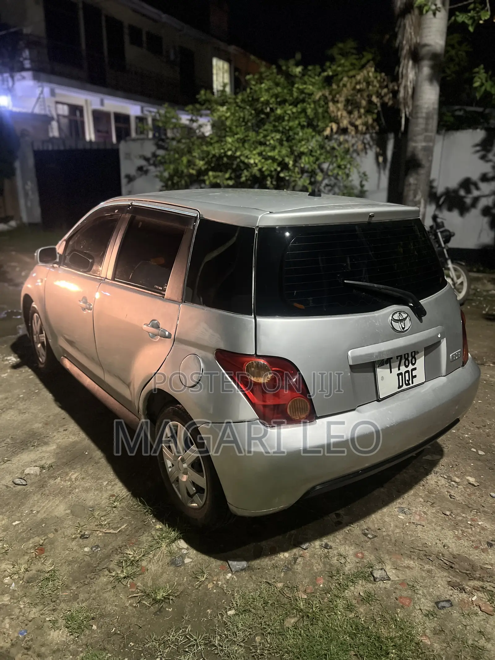 Toyota IST 2004 Silver