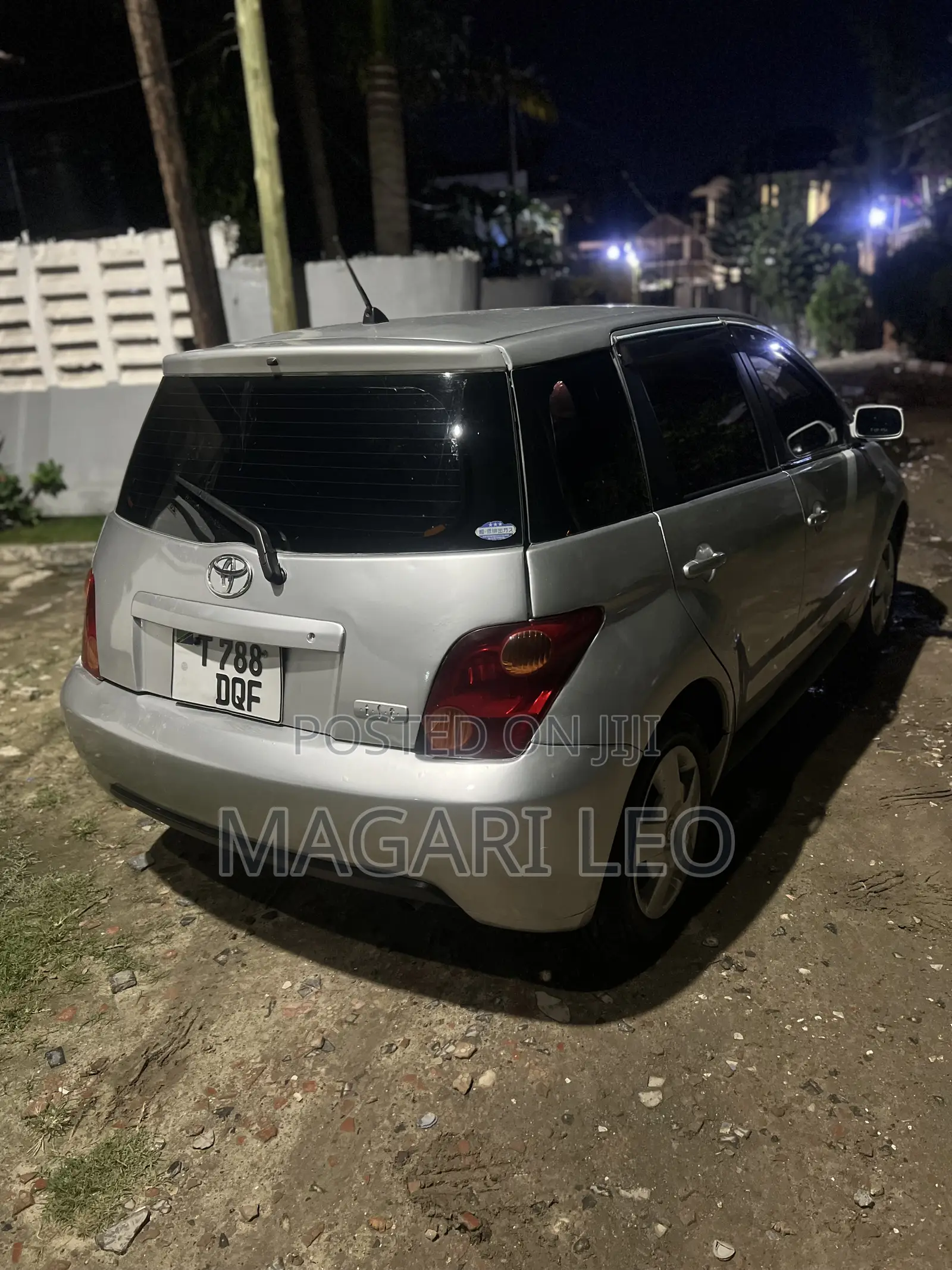 Toyota IST 2004 Silver