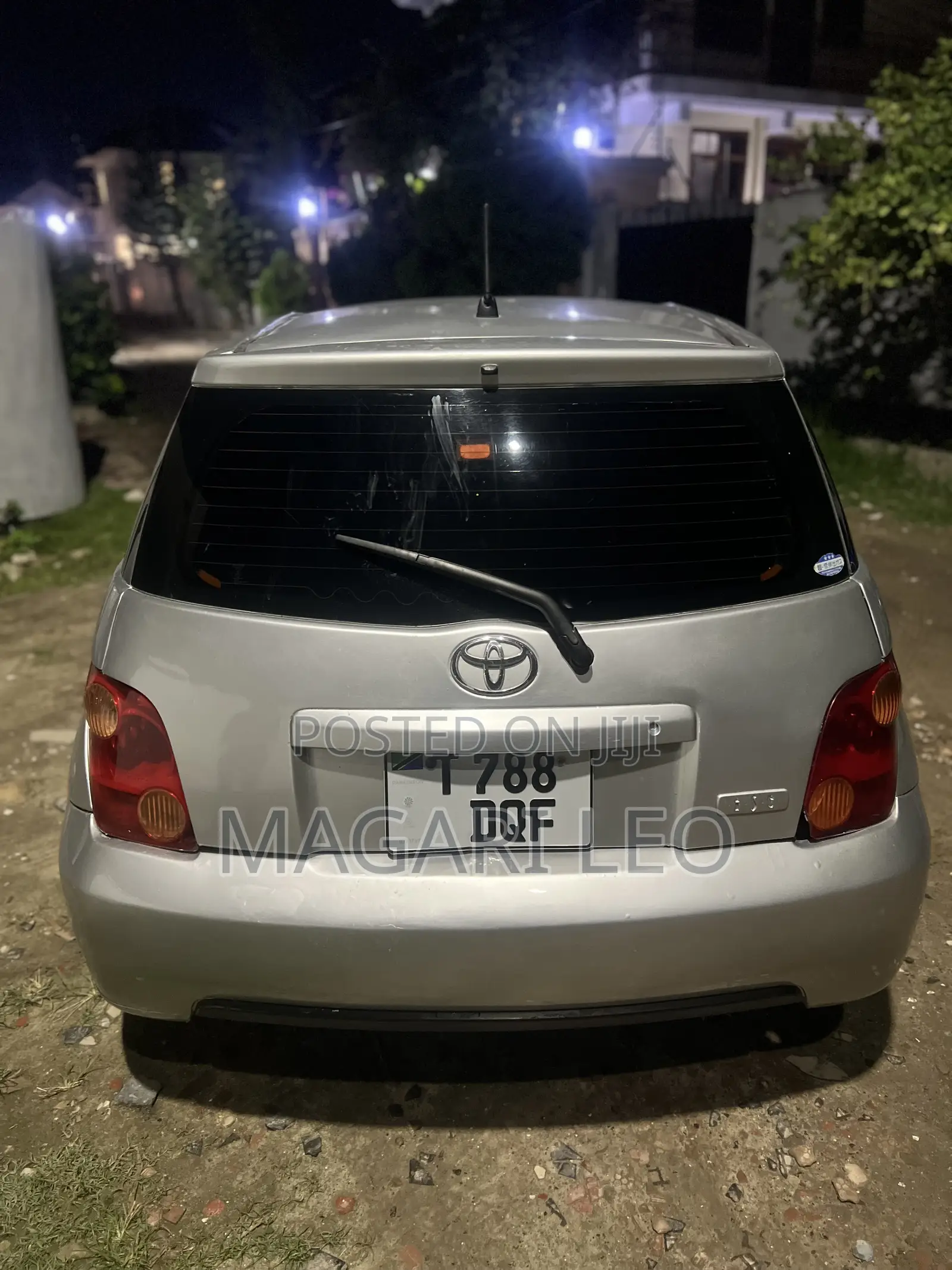 Toyota IST 2004 Silver