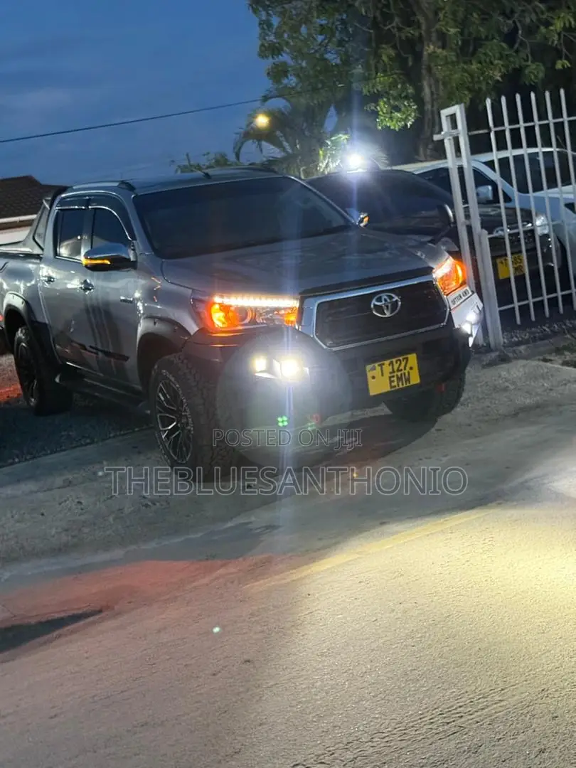 Toyota Hilux 2018 Silver