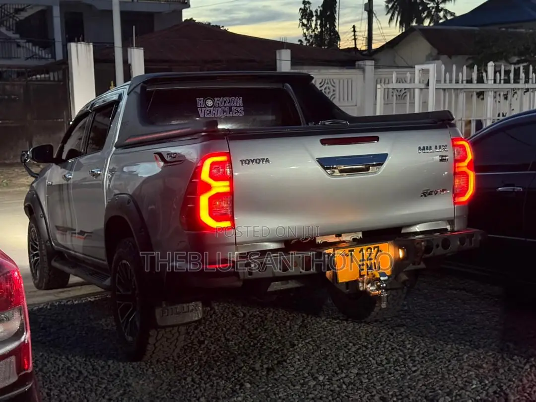 Toyota Hilux 2018 Silver