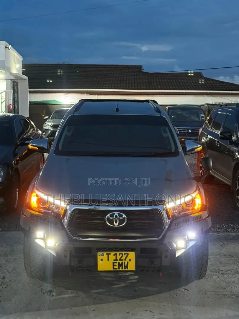Toyota Hilux 2018 Silver