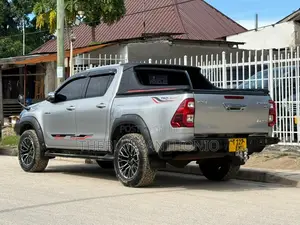 Toyota Hilux 2018 Silver