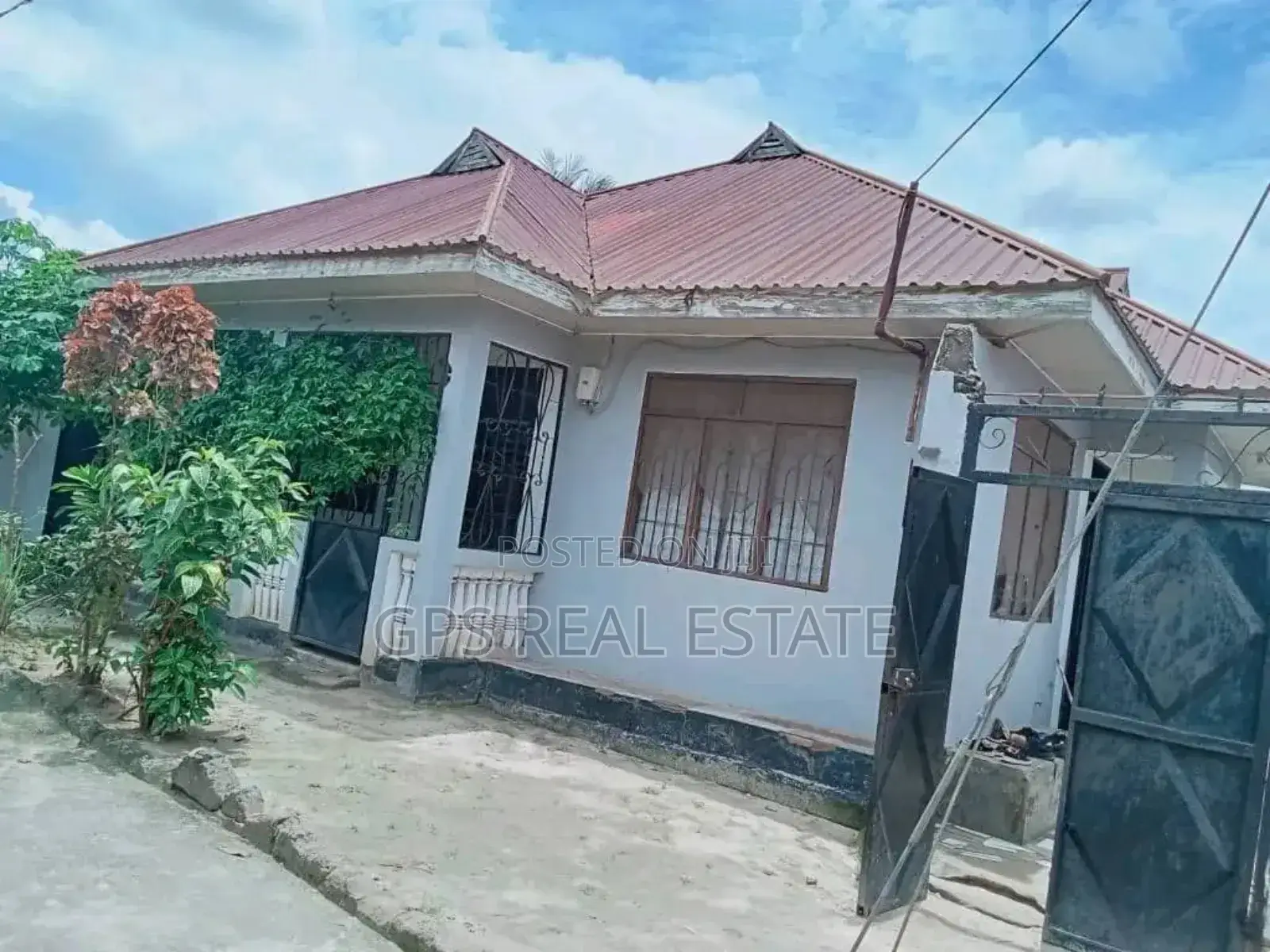 3bdrm House in Kiluvya Kwa Komba, Kinondoni for sale