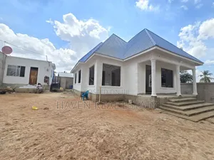 3bdrm House in Goba for sale