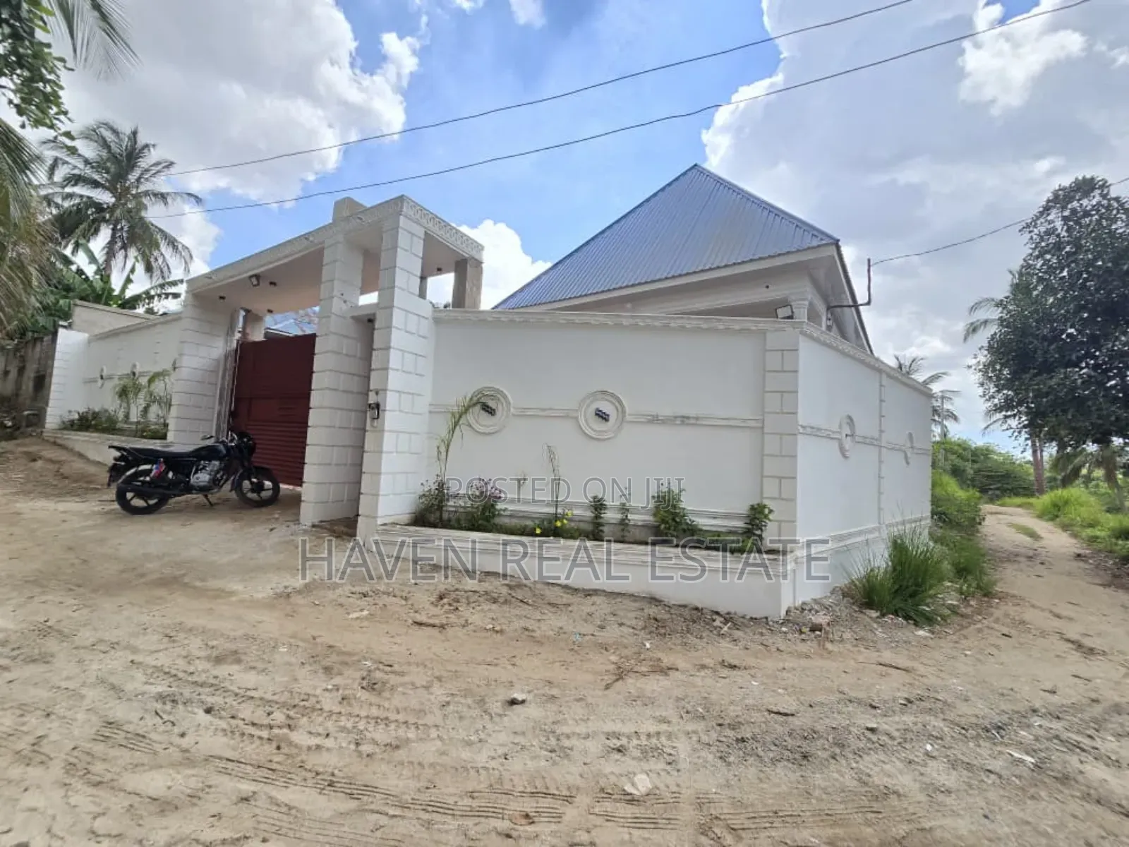 3bdrm House in Goba for sale
