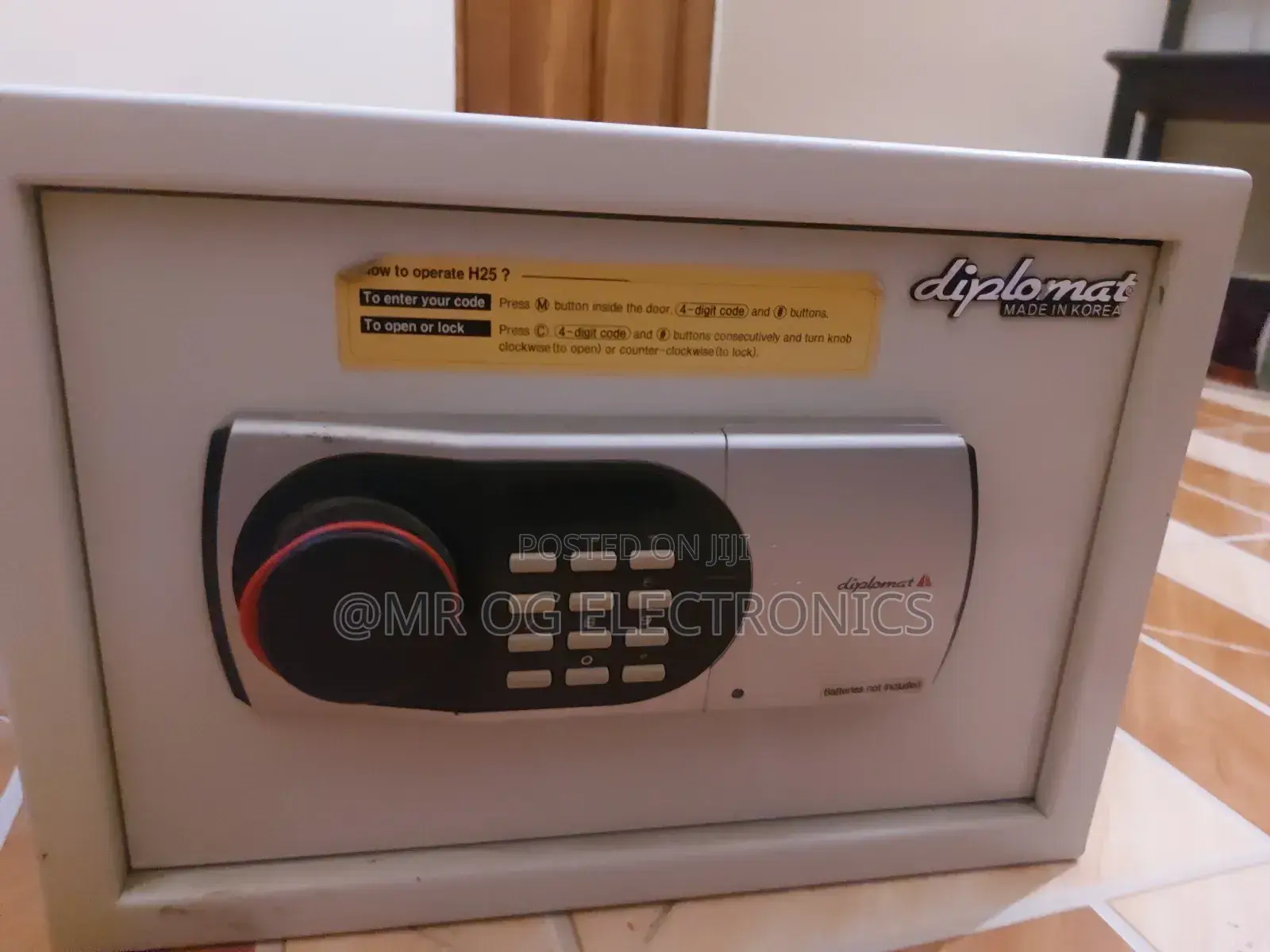 Safe Box, H25. Diplomat