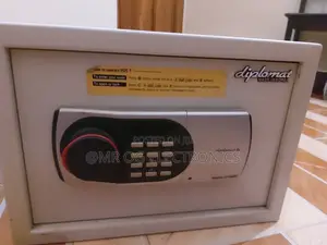 Safe Box, H25. Diplomat