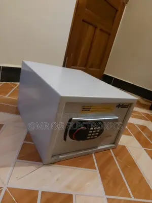 Safe Box, H25. Diplomat