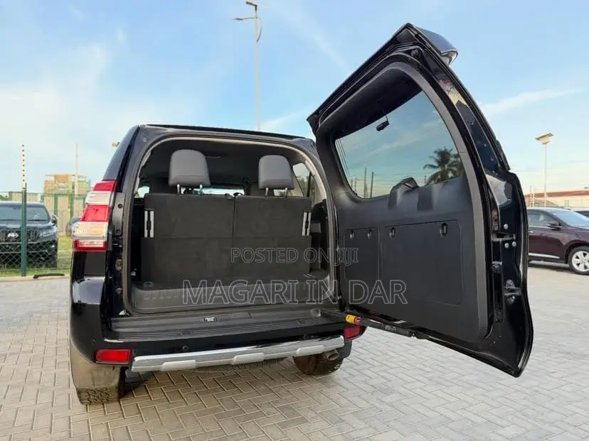 Toyota Land Cruiser Prado 2015 Black