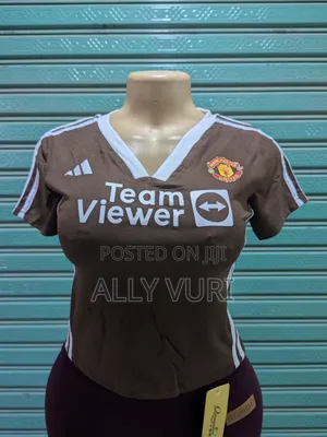 Manchester United Women’S Style v-Neck Fan Jersey