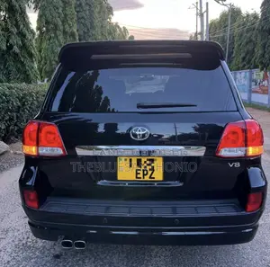 Toyota Land Cruiser 2011 Black