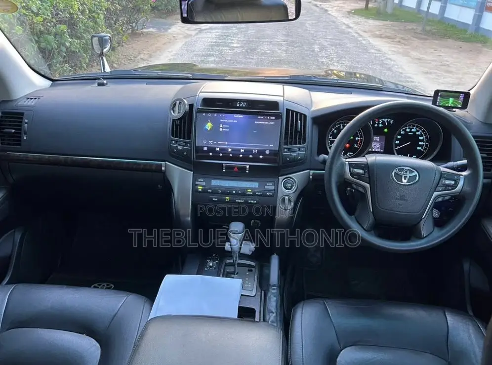 Toyota Land Cruiser 2011 Black