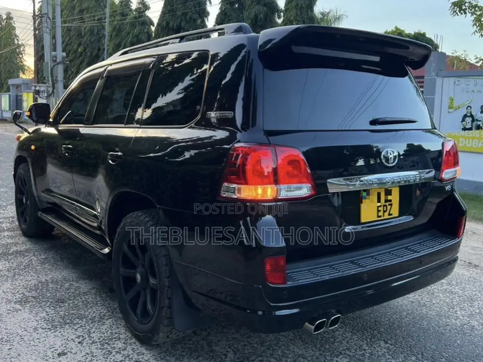 Toyota Land Cruiser 2011 Black
