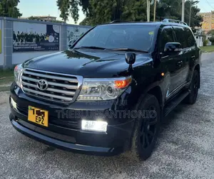 Toyota Land Cruiser 2011 Black