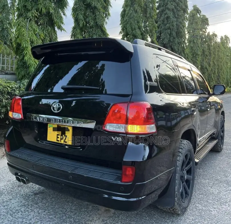 Toyota Land Cruiser 2011 Black