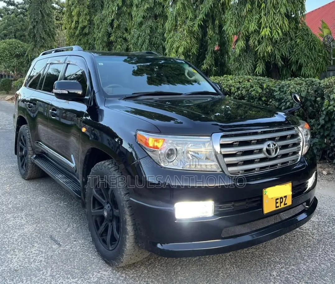 Toyota Land Cruiser 2011 Black