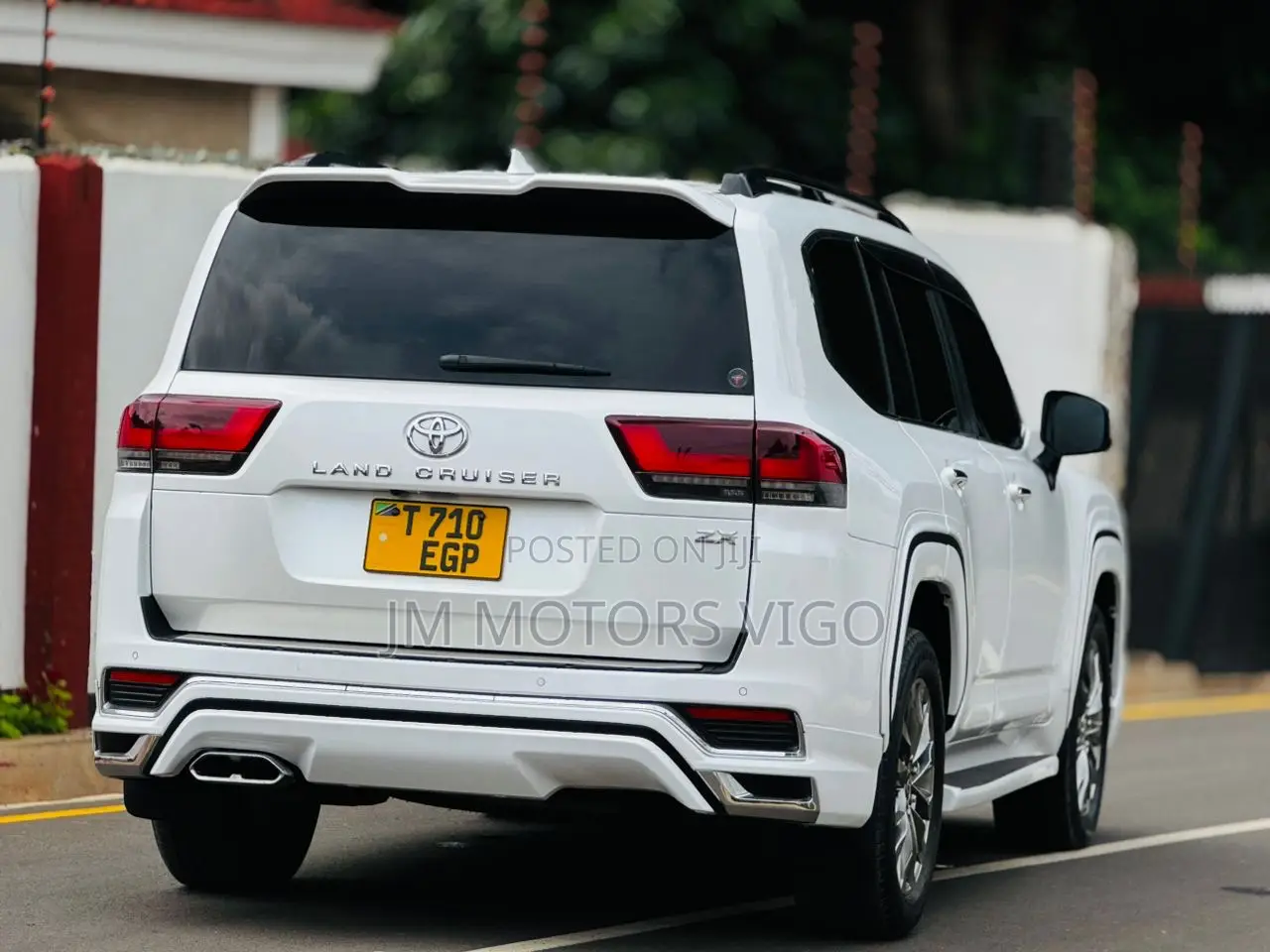 Toyota Land Cruiser 2022 White